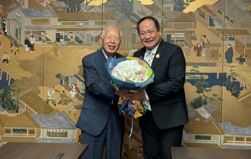ขอแสดงความยินดี รศ.ดร.สมหมาย ผิวสอาด อธิการบดี มทร.ธัญบุรี รับรางวัลศิษย์เก่าดีเด่น Osaka University