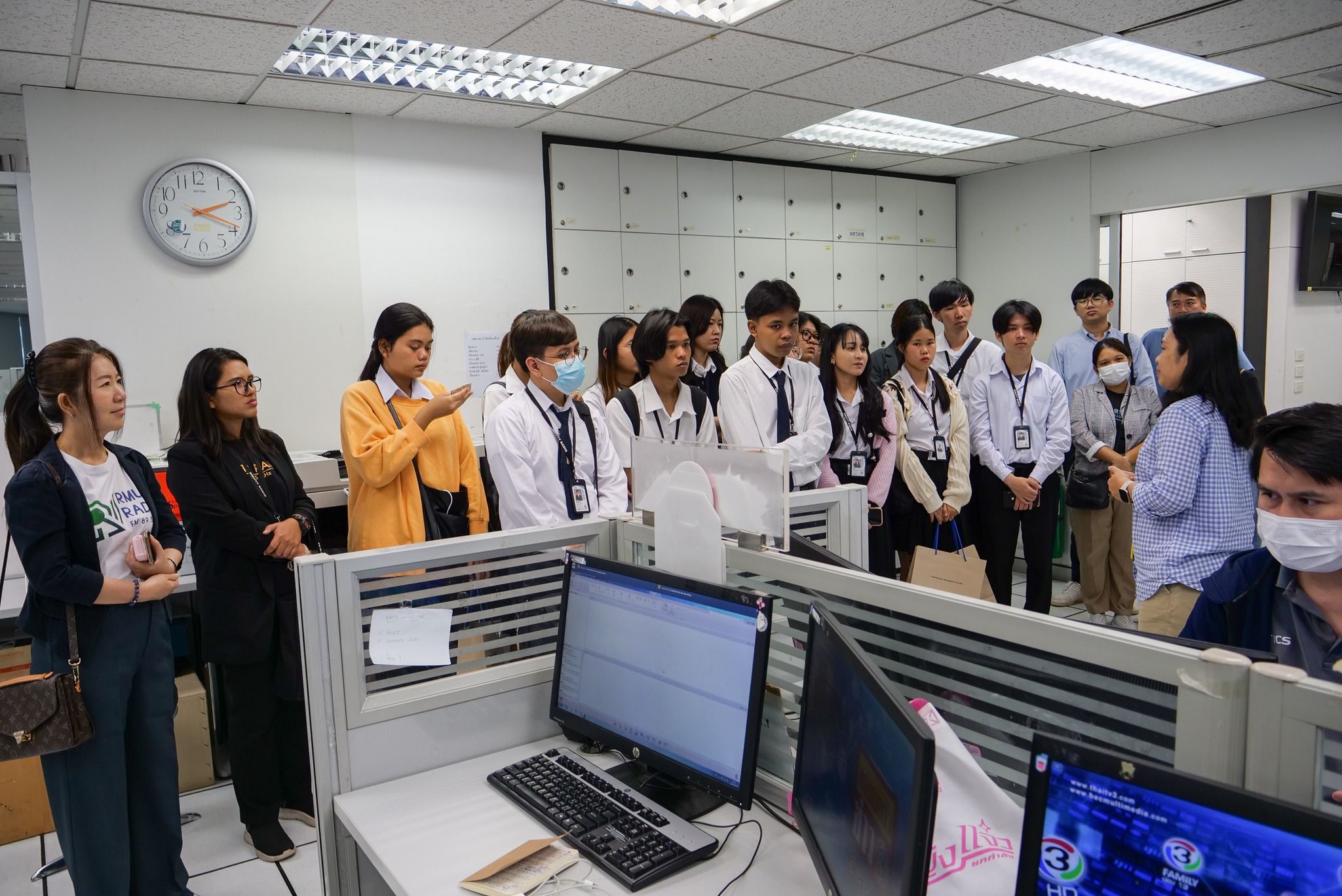สถานีวิทยุกระจายเสียง มทร.ธัญบุรี FM 89.5 MHz เรียนรู้ เจาะลึก การผลิตรายการข่าว ณ "สถานีโทรทัศน์ไทยทีวีสีช่อง 3"