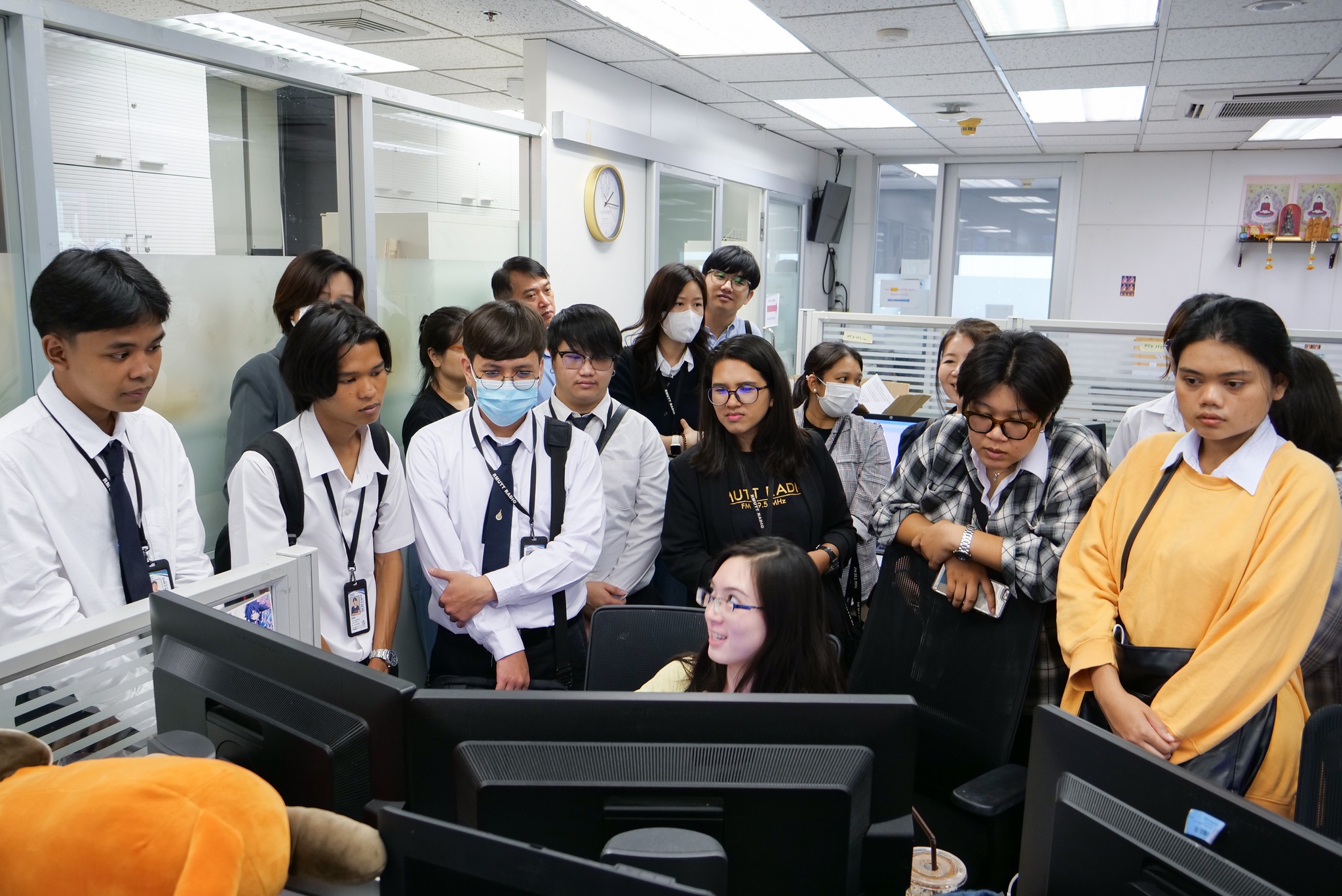 สถานีวิทยุกระจายเสียง มทร.ธัญบุรี FM 89.5 MHz เรียนรู้ เจาะลึก การผลิตรายการข่าว ณ "สถานีโทรทัศน์ไทยทีวีสีช่อง 3"