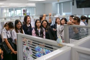 สถานีวิทยุกระจายเสียง มทร.ธัญบุรี FM 89.5 MHz เรียนรู้ เจาะลึก การผลิตรายการข่าว ณ "สถานีโทรทัศน์ไทยทีวีสีช่อง 3"
