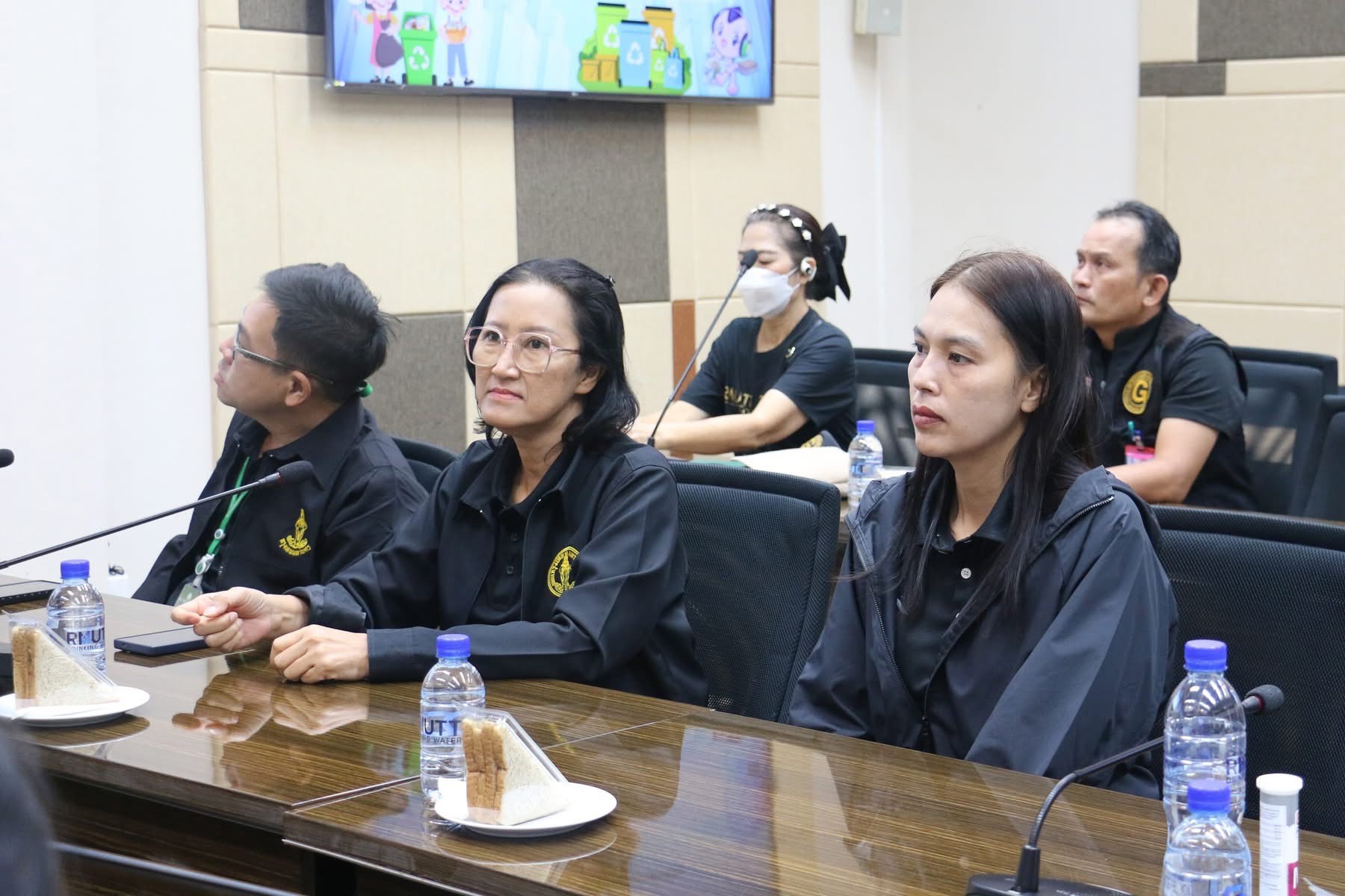 สถานีวิทยุกระจายเสียง มทร.ธัญบุรี เดินหน้าโครงการ “RMUTT RADIO ไม่เทรวม”ส่งเสริมการจัดการขยะอย่างถูกวิธีภายในองค์กร มุ่งยกระดับสู่การเป็นสำนักงานสีเขียว (Green Office)