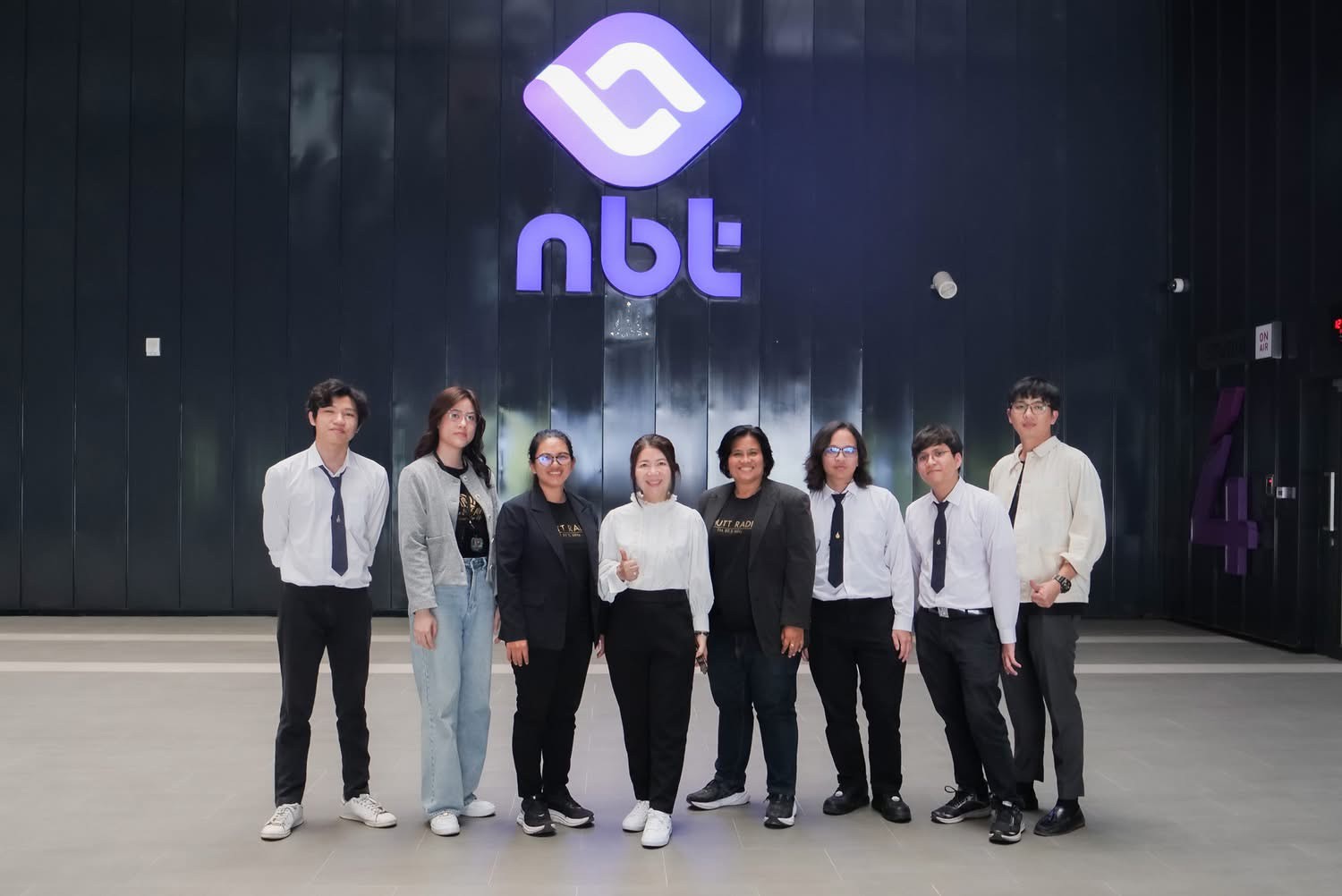 สถานีวิทยุกระจายเสียง มทร.ธัญบุรี เเลกเปลี่ยนเรียนรู้ สถานีวิทยุกระจายเสียงแห่งประเทศไทย กรมประชาสัมพันธ์ เชื่อมโยงเครือข่ายวิชาชีพ เสริมทักษะสื่อดิจิทัล พร้อมก้าวสู่การเป็นสื่อวิทยุยุคใหม่